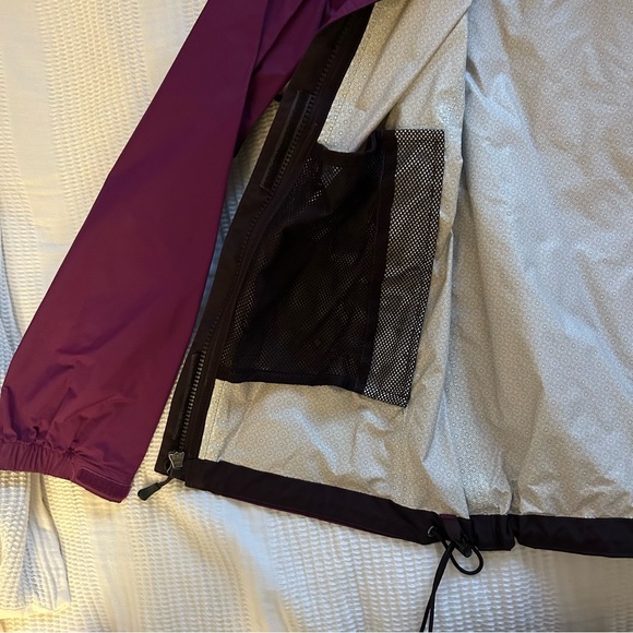 North Face rain coat - Picture 4 of 4